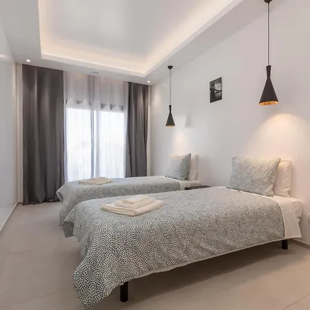 Correeira Luxury Residence T2 B - Albufeira, Pools, Wifi, Bbq, Beach Apartment *