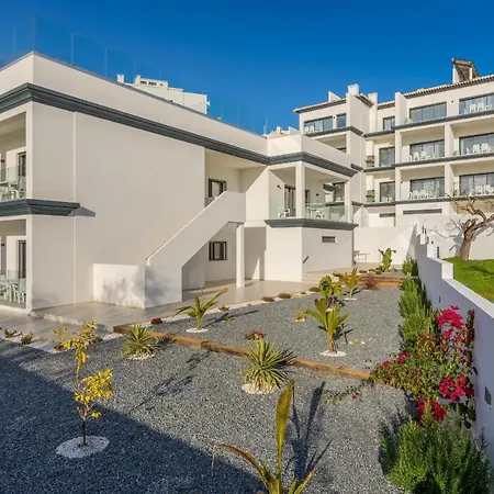 Correeira Luxury Residence T2 B - Albufeira, Pools, Wifi, Bbq, Beach *