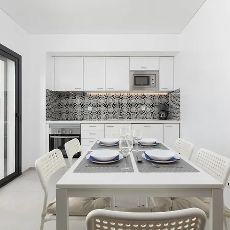 Correeira Luxury Residence T2 B - Albufeira, Pools, Wifi, Bbq, Beach Lägenhet Albufeira